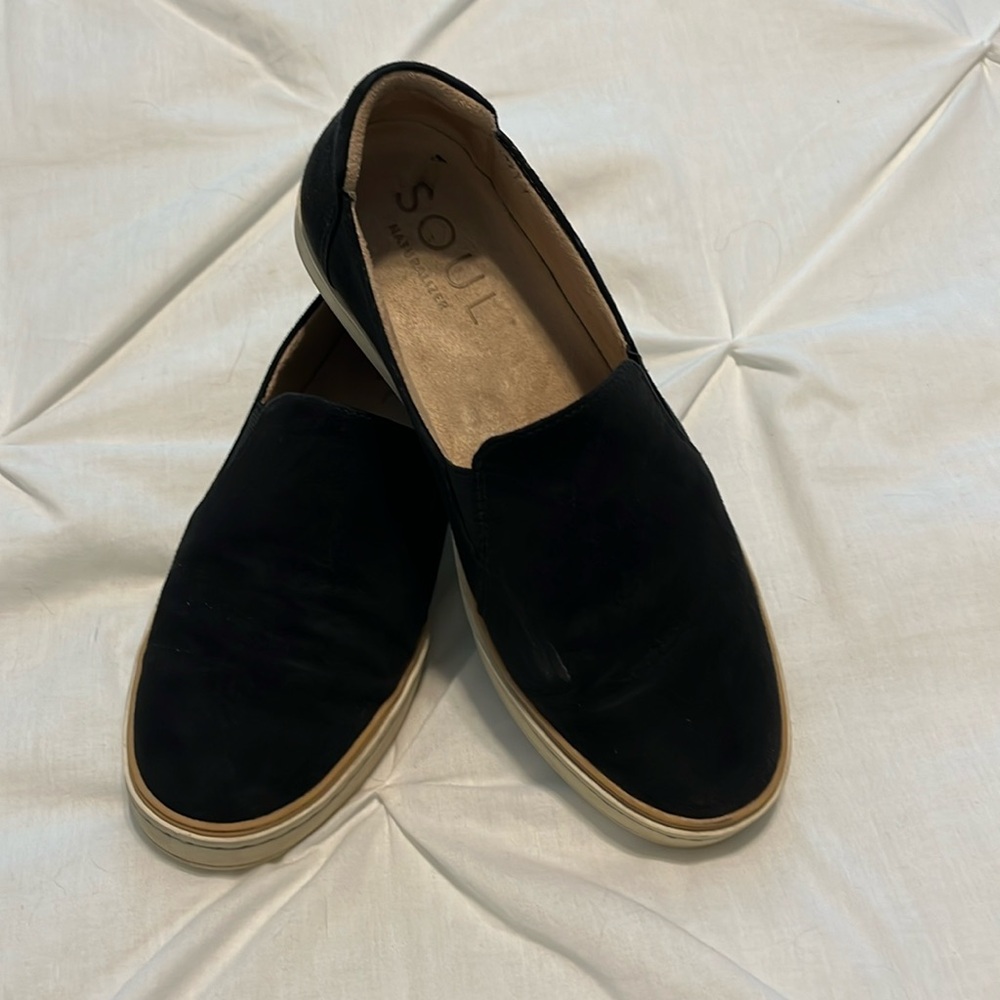 Naturalizer SOUL slip on shoe, black suede like fabric, size 6 1/2.